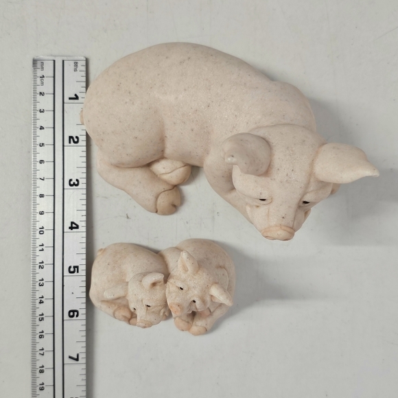 Collectible Quarry Critters Lying Down Pink Pig With Piglets Figurine Sculpture - Picture 8 of 14